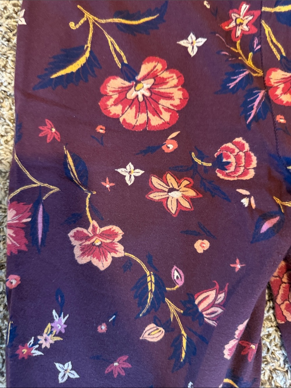 Old Navy Maroon Floral Stretch Leggings - Picture 2 of 2